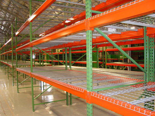 Organize the Warehouse withPallet Racks